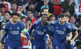 Arsenal gục ngã trên sân nhà, nguy cơ lỡ hẹn chung kết Champions League