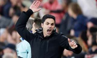 Thua bạc nhược trên sân nhà, HLV Arsenal vẫn nói cứng