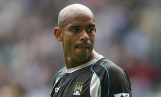 Cựu sao Man City bị trừng phạt nặng nề vì ‘phát ngôn ngu ngốc’ về Nữ hoàng Anh