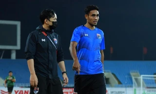 Chủ công của tuyển Thái Lan phải tập riêng, khó ra sân trước Việt Nam