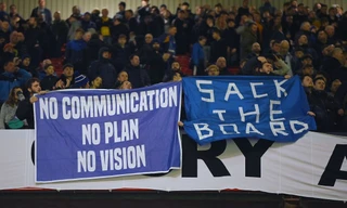 Bị đe dọa tính mạng, ban giám đốc Everton phải 'bỏ trốn'