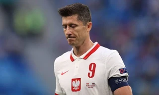 Lewandowski khiến truyền thông nước nhà dậy sóng sau trận thua Hà Lan