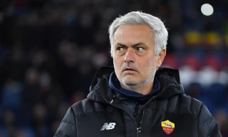 Roma nhọc nhằn có 1 điểm, Mourinho lại mắng học trò