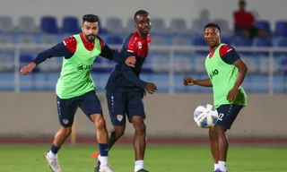 Sợ thua Việt Nam, HLV tuyển Oman bắt học trò tập nặng gấp đôi