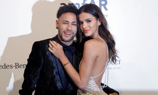 Neymar được bạn gái ra điều kiện cho đi 'ăn phở'