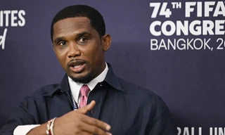 Chưa dẫn dắt trận nào, HLV trưởng tuyển Cameroon đã bị Samuel Eto'o sa thải