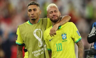 Cậu con trai 6 tuổi của Perisic dỗ Neymar 'khóc nhè'