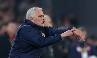 Mourinho bị Solskjaer phá tan mộng đăng quang