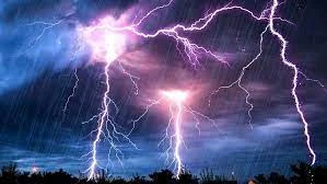 Hà Nội hứng hơn 7.000 lượt sấm sét: Làm thế nào để đếm tia sét?