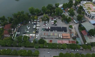 Loạt dự án bãi xe Hà Nội quây tôn bất động, đất dự án thành bãi xe ‘lậu’ 