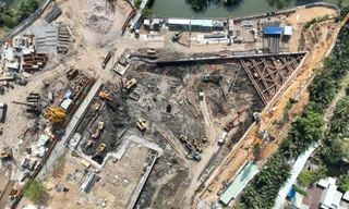 'Siêu' dự án nghìn tỷ rầm rộ 'bán lúa non'