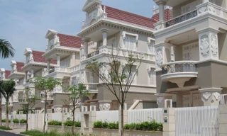 Ngân hàng hạ giá chục tỷ hai biệt thự khu đô thị 'nhà giàu' để thu hồi nợ