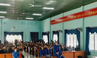 Các bị cáo tại phiên tòa. 