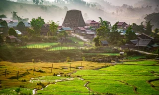 Măng Đen thu hút du khách với khí hậu mát mẻ và danh lam thắng cảnh kỳ vĩ
