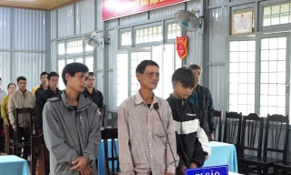 Các bị cáo tại phiên tòa.