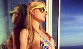 Paris Hilton khoe ảnh ‘mình hạc xương mai’ với bikini