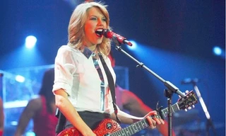 Taylor Swift dẫn đầu các sao thế giới về kiếm tiền