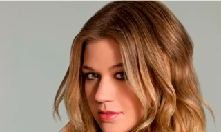 Những ca khúc làm nên tên tuổi Kelly Clarkson