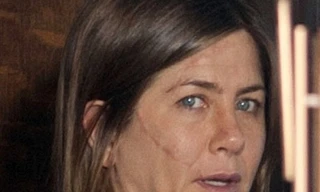 Vợ cũ Brad Pitt gây sốc với gương mặt già nua