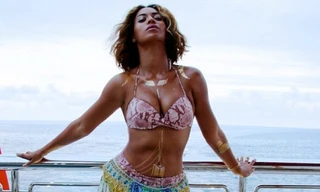 Beyonce tung ảnh mặc bikini “đập tan” tin đồn bầu bí