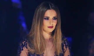 Nữ giám khảo X-Factor gợi cảm với đầm xuyên thấu