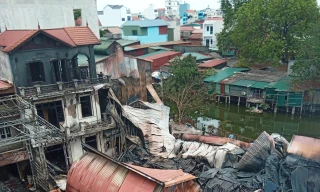 Vụ cháy xưởng ga, gối: Chủ nhà bất lực nhìn 2,5 tỷ đồng tiền mặt tan thành tro