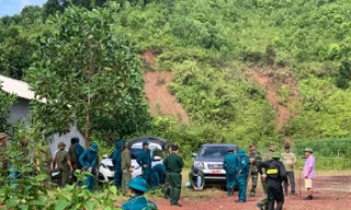 Lực lượng chức năng truy tìm nghi phạm Bùi Văn Phiên.