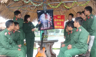 Công tác tuyên truyền về tác hại của thuốc lá tại Trung đoàn 148 luôn được thực hiện nghiêm túc, hiệu quả. Ảnh: Đ.D.T 