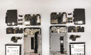 Điện thoại Live 2 bên phải (đã được thiết kế mới hoàn toàn 100% bởi đội ngũ kỹ sư Vsmart) 