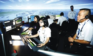 Hằng năm kiểm soát viên dù giỏi hay yếu đều được huấn luyện thêm trên 40 đến 80 giờ và bắt buộc phải có hồ sơ đào tạo nâng cao thì mới được cấp giấy phép hành nghề 