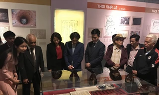 Một số hiện vật Mộc bản trưng bày tại Hoàng thành. Ảnh: BẢO HÂN 