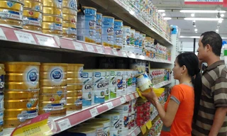 Với những người chỉ biết chỉ trích, vùi dập vô căn cứ, hẳn họ chỉ muốn triệt hạ sản phẩm sữa Việt để thị trường chỉ còn là sữa ngoại khuấy đảo về giá như từng xảy ra 