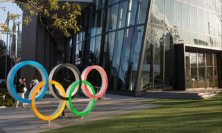  Olympic Tokyo 2020 và VCK EURO 2020 đều đứng trước khó khăn do dịch COVID-19  