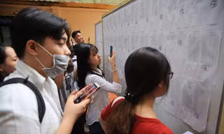 Nhiều thí sinh vẫn chưa thể yên tâm học và ôn tập để thi, xét tuyển ĐH. Ảnh: hồng vĩnh