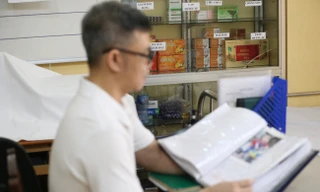 Những trang nhật ký dày cộp viết về hàng trăm bà bầu nhí Ảnh: M.Đ