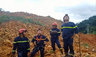 Vụ sạt lở ở thủy điện Rào Trăng 3: Quặn lòng tìm đồng đội