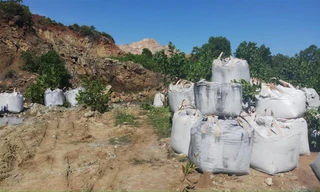 Hiện trường chất thải từ Ninh Bình mang vào Nông Cống (Thanh Hoá)