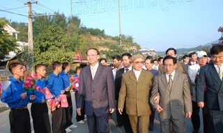 Tướng Nguyễn Trọng Vĩnh trong dịp kỷ niệm 60 năm Ngày Quân tình nguyện và chuyên gia giúp bạn Lào tại Sầm Nưa (Lào) Ảnh: Xuân Ba 