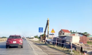 Thi công đoạn cao tốc Cao Bồ - Mai Sơn, 1 trong 11 đoạn cao tốc Bắc - Nam giai đoạn 2017-2020 Ảnh: L.H.Việt 