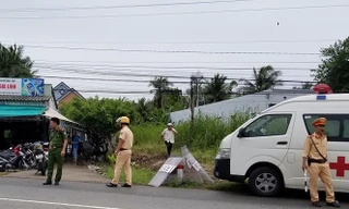 Khởi tố 4 người hất xăng chống cưỡng chế giao đất