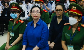 Luật sư đề nghị tòa cung cấp giấy bút cho bị cáo Trương Mỹ Lan ghi chép trong quá trình xét xử