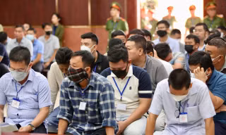 Các bị cáo tại phiên tòa phúc thẩm.