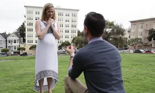 Clip màn cầu hôn lãng mạn bằng trực thăng đồ chơi