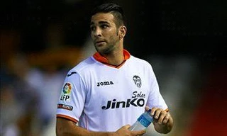 Milan vá hàng thủ bằng... "hàng thải" của Valencia