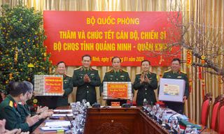 Thứ trưởng Bộ Quốc phòng thăm, chúc Tết cán bộ, chiến sĩ Bộ CHQS tỉnh Quảng Ninh