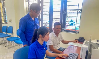 Màu áo xanh nhiệt huyết tại Trung tâm phục vụ Hành chính công Đặc khu Cô Tô 