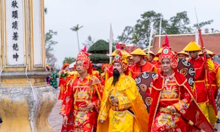 Lễ rước Đức Thánh Trần vi hành tại Lễ hội Bạch Đằng