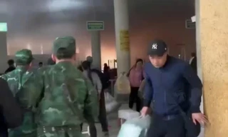 Cửa khẩu Móng Cái: Ba lô của khách nhập cảnh phát hỏa, 4 người bị bỏng