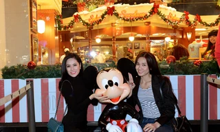 Hoa hậu châu Á tại Mỹ tươi như hoa dù mất túi nghìn đô