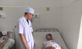 Cứu sống cụ ông bị chảy máu bên trong cơ thể mà không cần phẫu thuật